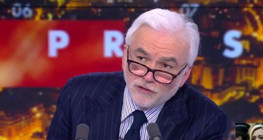 L’Heure des Pros : Pascal Praud dézingue Elisabeth Lévy sur CNews 